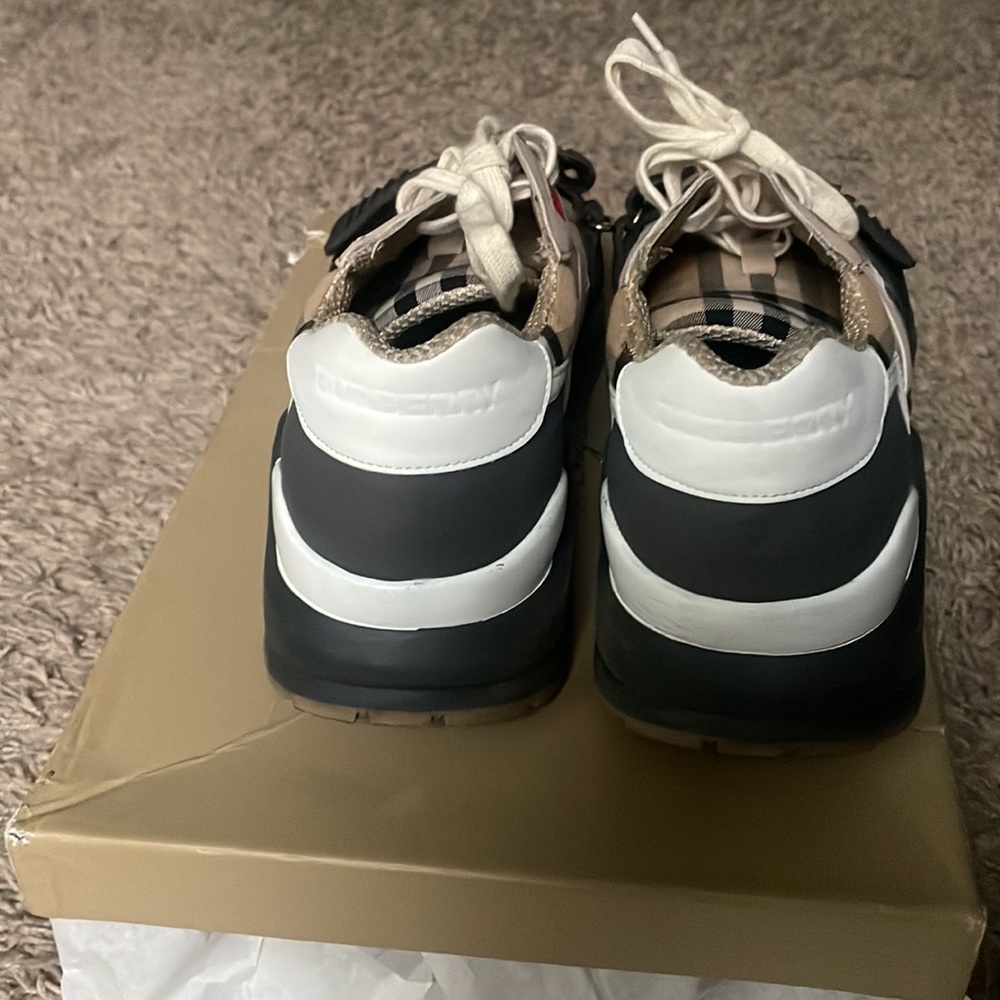 Burberry designer shoes worn twice - Picture 4 of 4